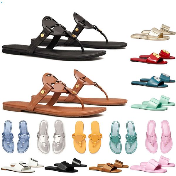 Pantoufles de créateurs Pantoufles décontractées Femmes Plage Célèbre Classique Talon plat Été Noir Jaune Rose Argent Gris Marron Diapositives Chaussures Bain Dames Sandales sexy taille 36-41