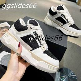 Diseñadores Zapatillas de deporte Hombres Mujeres Plataforma Zapatos de hueso con cordones Pan Zapatillas de deporte Zapatos de lujo Malla de cuero Estadio Hardware Tamaño de cuero 35-45