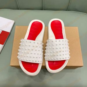 Ontwerpers Spike Slippers Zwembad Spikes Klinknagel Sandalen Slippers Platform Studs Slippers Plat Comfort Muiltjes Slippers Strandhuis Casual Mode Schoenen met dikke bodem