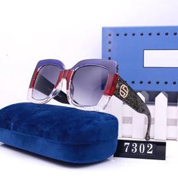 Lunettes de soleil de créateurs pour femmes lunettes de soleil homme lunettes de protection UV lettre lunettes décontractées avec boîte très bonne