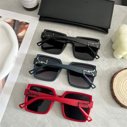 Diseñadores Gafas de sol para mujeres para hombre Unisex Luxurys Gafas de sol UV400 Eyewear Outdoor Drive Polarized Beach Y Sunglass Mirror Box A2800