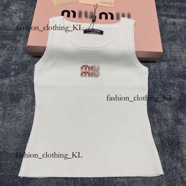 Designers T-shirt Mui Mui Mui Mui Sunglasses Top Tanks Anagram-Embroidered Cotton-Blend Tob Shorts Designer Suit Cropped Ladies Mui Mui Tops 625