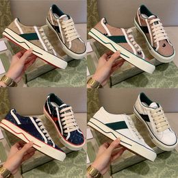 Ontwerpers Tennis 1977 Lage sneakers voor mannen dames canvas casual schoenen met rubberen zool geborduurde details en tijdloze stijl voor buitentrainers