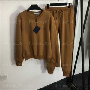 Diseñadores Chándal Conjunto de dos piezas Ropa Mujer Diseñador Vintage Marrón Letras bordadas Sudadera Casual Pantalones de chándal Joggers Traje Trajes para mujer