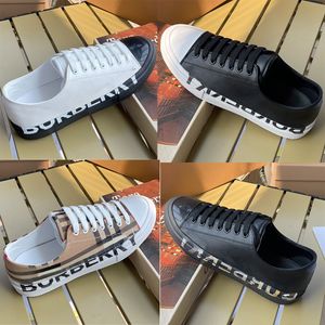 Designers Trainers Femme Sneakers Femmes Chaussures Running Blanc White Classic Check Rubber Sole Sole Fashion Casual Shoe