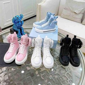 Ontwerpers Wiel Sneakers Dames Platform Casual Schoenen Hoge Top met Bag Combat Laarzen All-Match Stylist Shoe Lace Up Flat Trainers