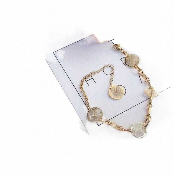 Diseñadores Mujeres Pulsera Joyería Temperamento Pulseras de alta calidad Flores de oro Moda Encanto Simplicidad Para mujer Pulsera de cadena v18J #