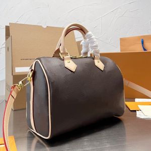 Designers Femme Sacs à bandoulière Crossbody Travel Bag Tottes Tapés à main de luxe avec sacs à poussière