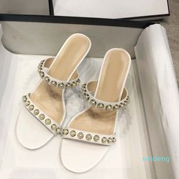 Diseñadores Mujeres Zapatilla Diseñador Femmes Tacones altos Pequeñas zapatillas de perlas fragantes Sandalias Tacón Altura 6 cm Zapatos 2021