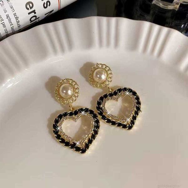 DesignerStud Pendientes de moda Marca de diseñador Letra Ear Stud Loop Gota Cristal Pendiente de cobre Mujeres Gold Sier Plateado Joyería de boda Regalo Niza 2024 {categoría}