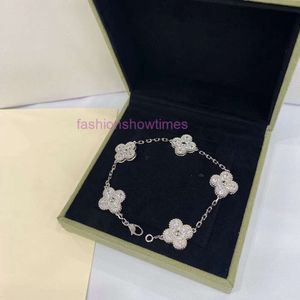 DesignerVan Bracelet trèfle à quatre feuilles Bracelets de charme de luxe pour femmes Or 18 carats Blanc Rouge Bleu Nacre 4 feuilles Brillant Cristal Diamant Amour