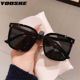 Designer YOOSKE Rétro lunettes de soleil polarisées hommes femmes populaires lunettes de soleil carrées dames lunettes noires lunettes de pilote UV400 miroir 7F7U