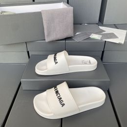 Designes Mujer Hombre Sandalia Verano Playa Tazz Zapatilla Zapatos Al aire libre Slide Mule Suela de goma Flip Flop Mocasín Tacón plano Sliders Cuero Torys Sandale Dhgate Top 98