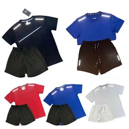 Desiner Mens Tech Tracksuits Tee Summer Ventilate Quick Dryin Shorts T-shirt Pak Sport Basketball Sportswear Set plus M-4XL Reflecterende Letter Runnin