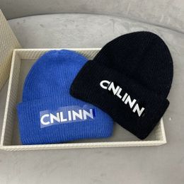 Bonnets de créateurs 100% cheveux de lapin tricoté chapeau de laine avec lettres de mode casquette pour hommes femmes taille 56-58 pour automne hiver printemps bonnet unisexe crâne chaud