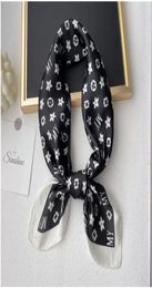 Designer design de dessiner lettres imprimé en soie écharpe d'été carré dame coiffure sac de mode couche écharpe féminine enveloppe féminin banda9497964