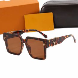 Lunettes de soleil Desinger pour femmes lunettes occhiali da semelle uomo mens de créateur verres de luxe Lunettes de soleil de luxe.