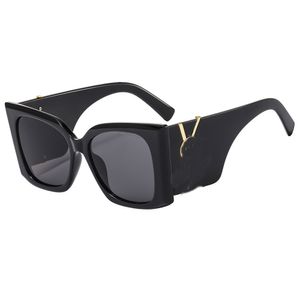 Designer zonnebril gepersonaliseerde ultra brede spiegelpoten met metalen ontwerp Cat Eye frame zonnebril met originele doos voor mannen vrouwen rijden strandzonbescherming