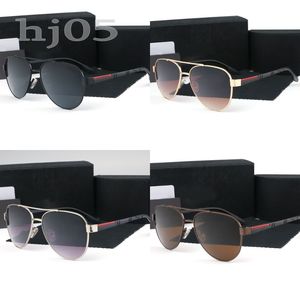 Designer zonnebrillen retro brillen reiziger multicolor klimmen strand oversized sonnenbrille klassieke metalen draagbare luxe zonnebril PJ024C23