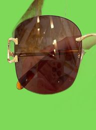 Des lunettes de soleil de Desinger Class Sesse et femmes Xury Élégants verres de soleil sans crèche Décoration Cool Shodes Shodes Eyewear4744489