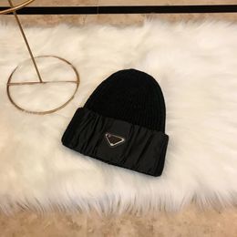 Desingner automne et hiver nouveau chapeau de laine tricoté triangle inversé beau mode