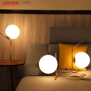 Bureaulampen Moderne Glazen Bol Tafellampen Goud Nordic Eenvoudige Slaapkamer Bed Lezen Bureaulamp Home Decor E14 LED Tafellamp Lamparas Q231104