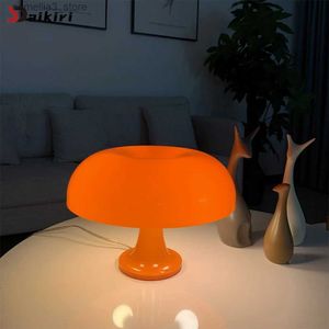 Lámparas de escritorio Lámpara de mesa de setas LED de diseño moderno de Italia para estudio de hotel Iluminación interior Decoración Bombillas E14 Luces de escritorio minimalistas Q231104