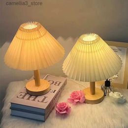 Lâmpadas de mesa retro plissado candeeiro de mesa coreano madeira escurecimento lâmpada de mesa bonito criativo luz da noite lâmpada cama presente para namorada q231104