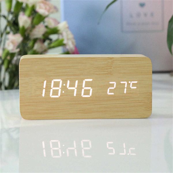 Relojes de mesa de escritorio Reloj despertador LED Reloj de madera Mesa Control de voz Despertador de madera digital USB / AAA Relojes de escritorio electrónicos alimentados AA230515