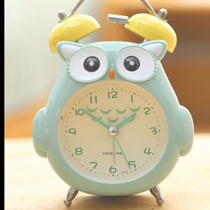 Horloges de table de bureau Carton Owl Mute Digital Wake Up horloge mignon Totoro Ring Bell Metal Bedroom Quartz Alarme avec lumière nocturne 230608