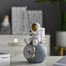 Horloges de Table de bureau, ornements d'astronaute, Figurine électronique, accessoire de décoration intérieure pour salon, maison, 231129