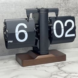 Desk Table Clocks Horloge de bureau européenne créative page rabattable horloges de bureau rétro horloge de table rabattable mécanique automatique horloge à bascule décor à la maison 231207