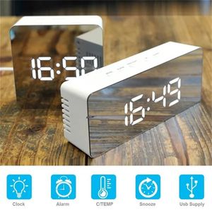 Horloges de table de bureau Réveil numérique avec fonction de variation de température adaptée à la batterie de voyage du bureau de la chambre et au réveil à miroir LED alimenté par USB 230508