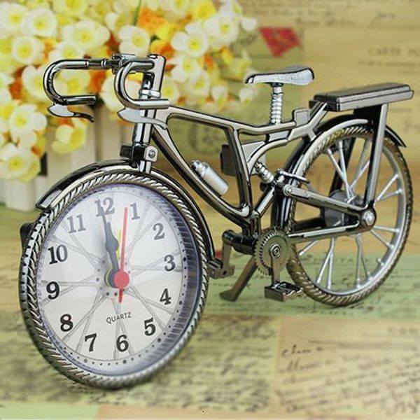 Orologi da tavolo da scrivania Decorazioni per la casa Retro sveglia per bicicletta Numeri arabi Sveglia a forma di bicicletta Orologio da tavolo creativo Sveglia fredda Opere d'arte 230615