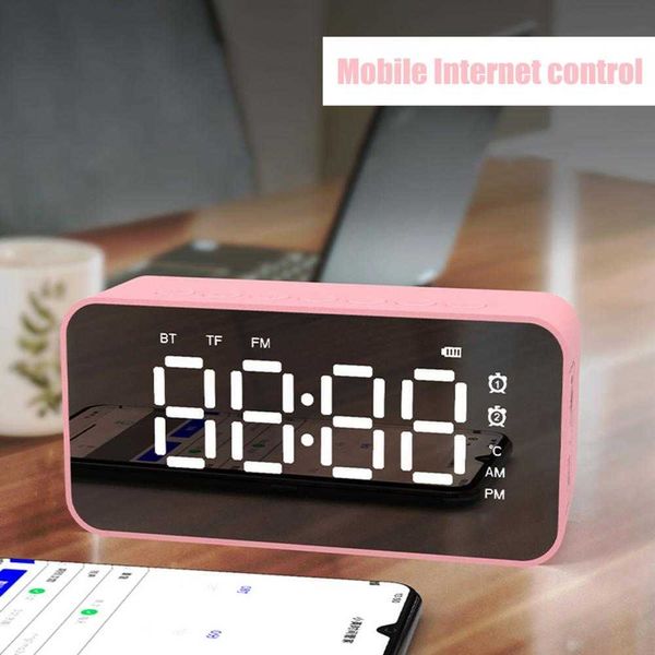 Relojes de mesa de escritorio ¡Ventas calientes! Q6 Bluetooth 5.0 Altavoz estéreo inalámbrico recargable Radio Reloj despertador Espejo AA230522