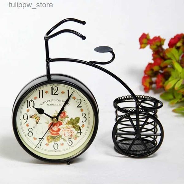 Horloges de Table de bureau reloj de mesa Style européen créatif rétro porte-stylo pastorale en fer forgé vélo horloge de Table silencieuse L240323