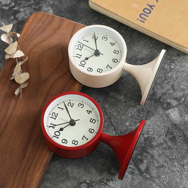 Relojes de mesa de escritorio Relojes despertadores de metal modernos silenciosos Reloj despertador de escritorio vintage Reloj de mesa de escritorio de cuarzo retro Decoración para el hogar L240323