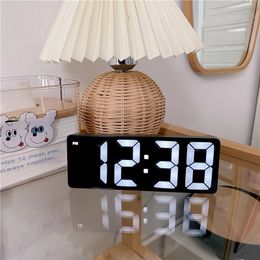Desktabel Klokken Smart Led Clock Bedide Digitale alarmklokken Desktoptabel Elektronische bureau Kijk Snooze Desk Clock Wake Up Alarm Clock Digital 230814