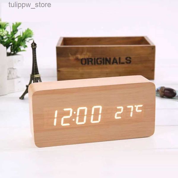 Horloges de table de bureau Montre de table en bois Horloge de bureau numérique Alarme vintage USB / AAA Alimentation Snooze Commande vocale électronique Horloges LED Lit de chevet L240323