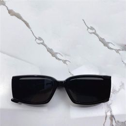 Deus Net Fashion Net Celebrity Sunglasses for Men and Women Uvstone protège les yeux à l'aide de plaques supérieures pour créer des cadres carrés pour 2878