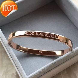 DF – Bracelet en or Rose pour couple, en acier titane léger, luxe, tempérament exquis, mode polyvalent, nouveau cadeau Qixi pour petite amie, 2023