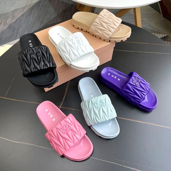 DHgate Diseñador Mujer Miui Sandalias para hombre Chanclas negras Zapato de cuero Deslizadores planos Slip-on Zapatilla de playa Verano mius Tacón holgazán sandalia de lujo Mule Slide Tamaño 35-41