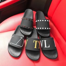 Wit lederen vlogo rode rubberen zool Slipper Sandaal voor dames strand klinknagel sandale Luxe Designer schoen outdoor Slide man vltn Flip Flop Platte hak tazz Slippers loafer