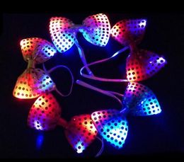 DHL Freeshipping 200pcs led noeud papillon enfants adultes Multicolore Bowknot clignotant cravate allument des jouets pour les fournitures de décoration de fête