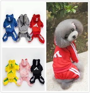 DHL Designer Pet Dog Dog Clothes hiver chaude Jacket Jacket de chien Pipy Clothing Puppy Clothies For Small Medium Dogs Puppy Yorkshire Outfit1843197