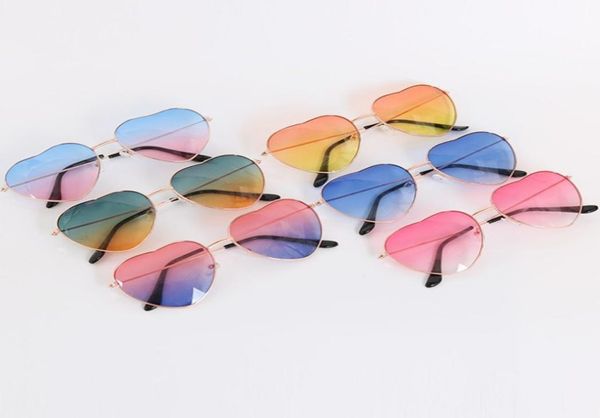 DHL INS Mujeres Gafas de sol dulces Marco de amor Gafas de sol Moda de verano Adulto Playa al aire libre AntiUV Vintage Anteojos clásicos L7107575