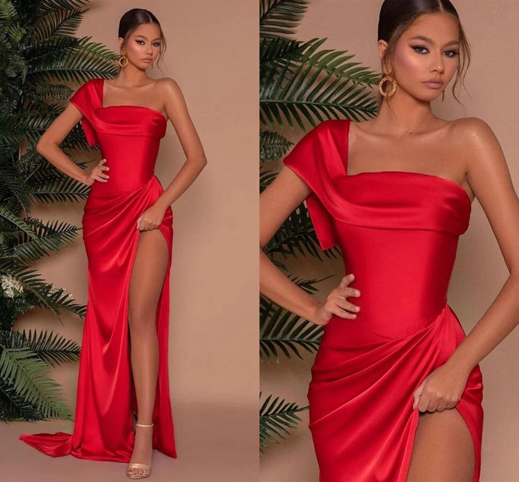 Elegant Red One-Shoulder Mermaid Bridesmaid Dresses Sheath Pleats Long Satin Split Evening Prom Gowns Custom Made