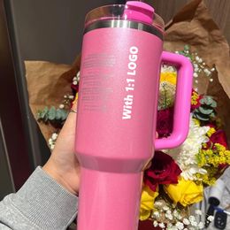 DHL Stabucks Winter Cosmo Rose avec logo 1: 1 Quencher H2.0 Gobelets en acier inoxydable de 40 oz avec poignée en silicone Couvercle et paille Tasses de voiture Bouteilles d'eau b0116