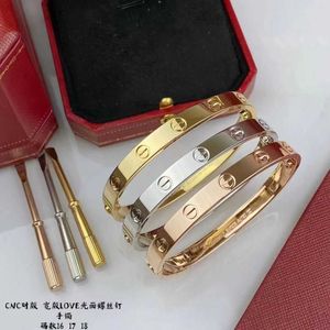 Bracelet en diamant Design Men and Woman for Online Sale Gold Rose Womens Wide Wide étroite Amateurs de diamants avec des bracelets d'origine Cartiraa