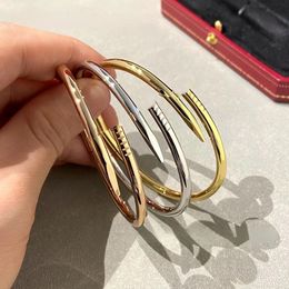 Pulsera de diamantes Pulseras de puño de diseñador Joyería de lujo Pulseras de tornillo Moda para mujeres Hombres Regalo de amor